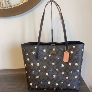 NWT Coach City Tote In Signature Canvas With Vintage Mini Rose Print